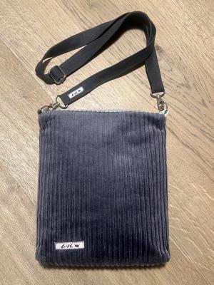 "Flickenwerk II mit Tasche" (grau-schwarz-weiß)  - HUNDEMOTIV